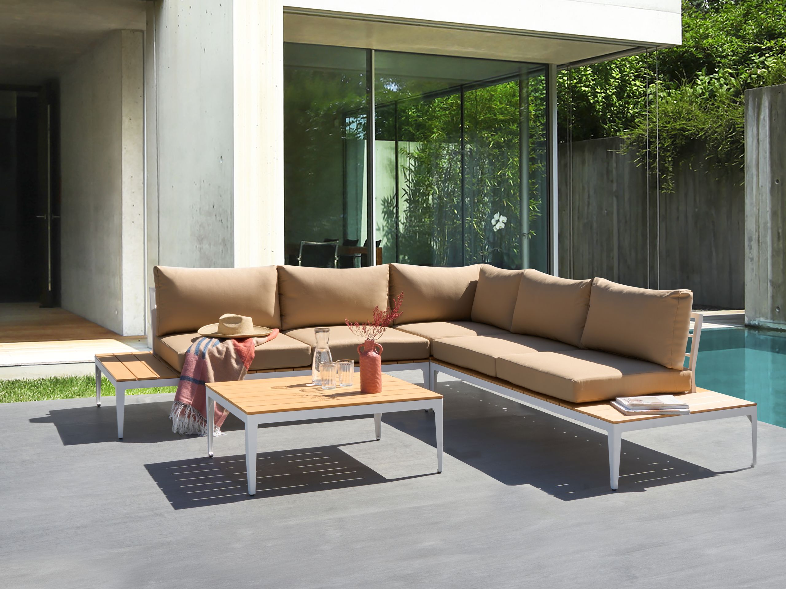 Ulkokulmasohva ja pöytä 5-istuttava POSITANO Vaaleanruskea