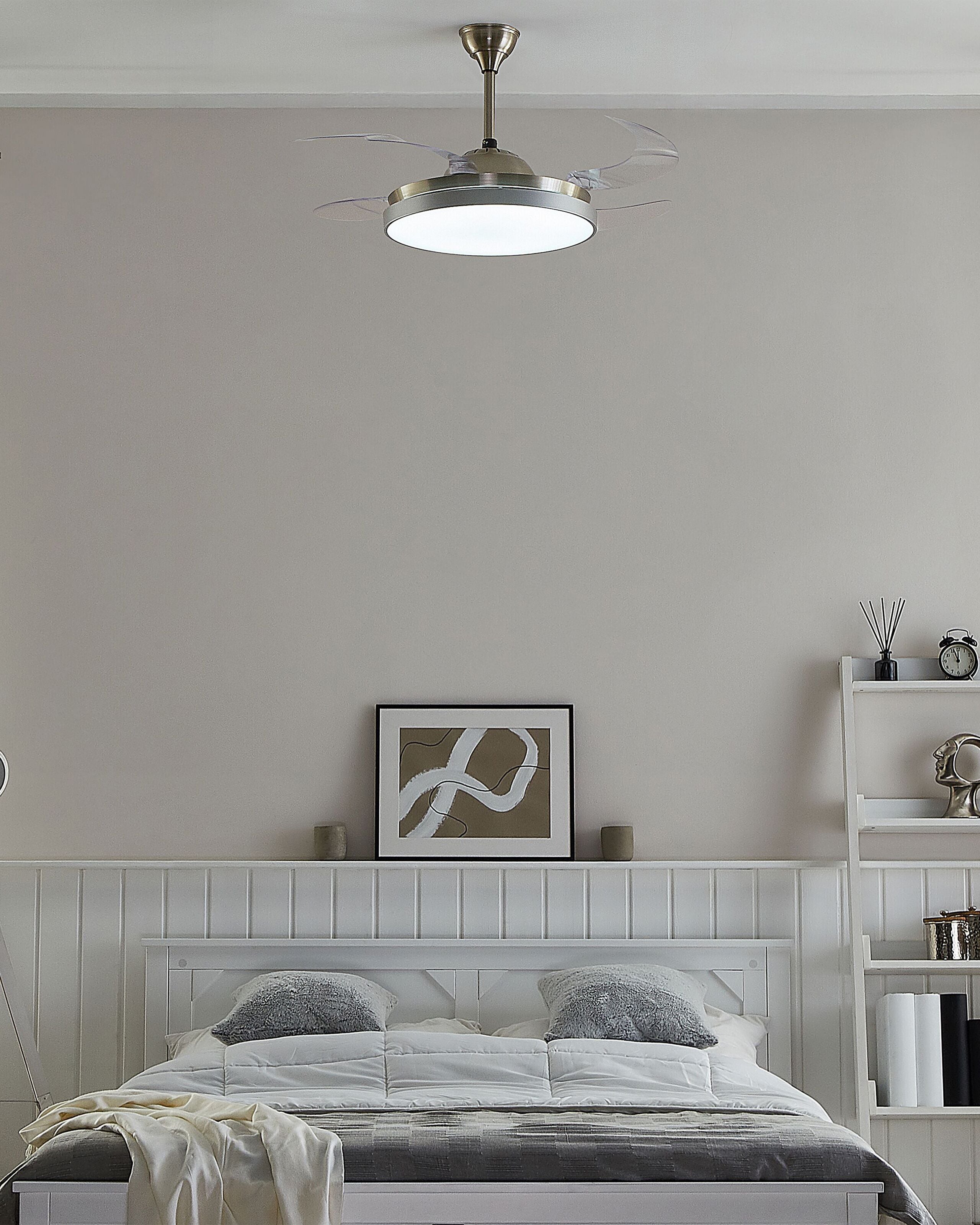 Tuuletinvalaisin IBAR kaukosäätimellä Kirkas