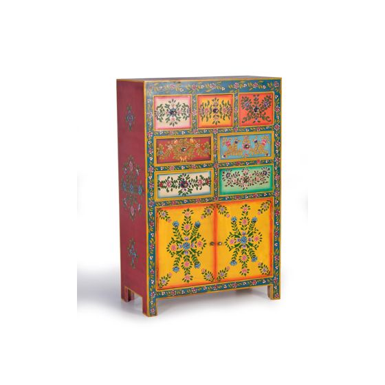 Mangopuusta valmistettu lipasto, jossa on monivärisiä käsinmaalattuja yksityiskohtia