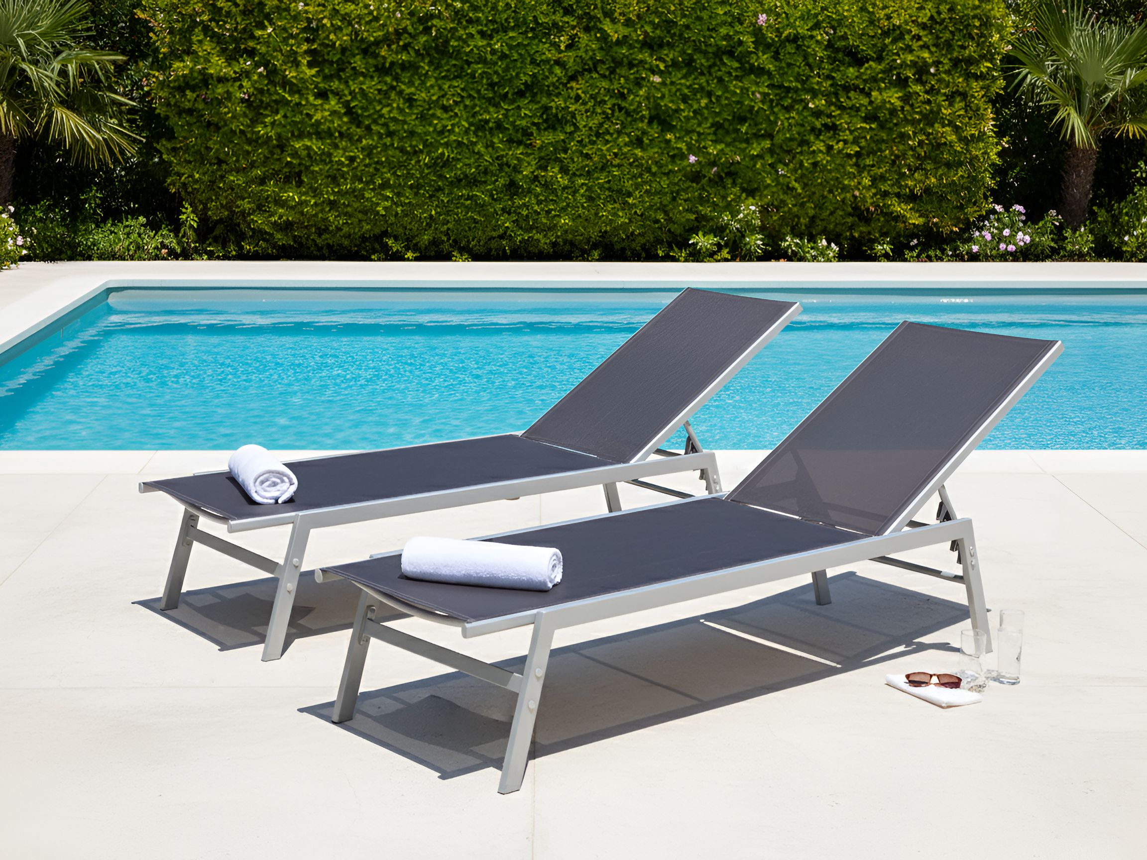 Aurinkotuoli NOLI kallistettava metalli Musta