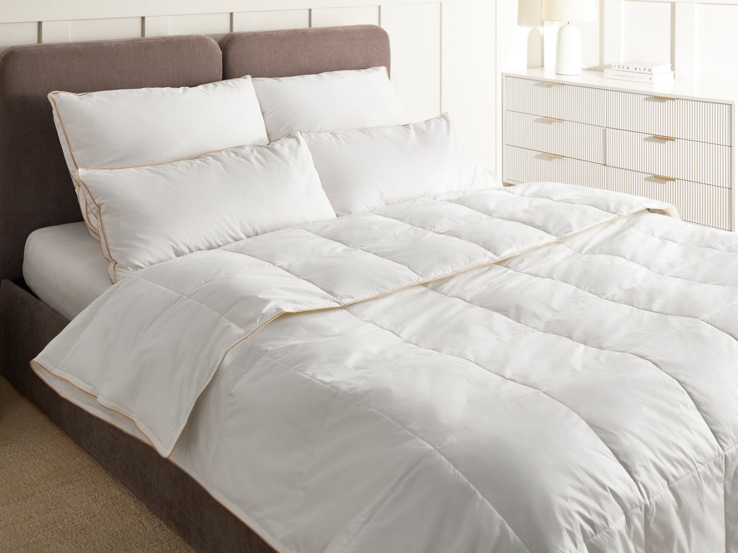 Peitto lämmin EIGER ankanhöyhenet ja -untuva 200 x 200 cm