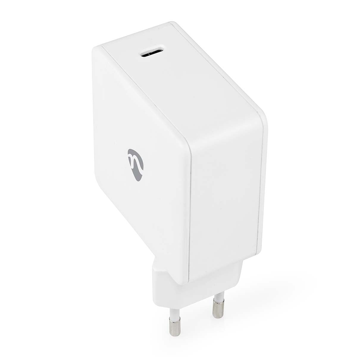 100W GaN seinälaturi USB-C-portilla nopeaan kannettavien lataukseen