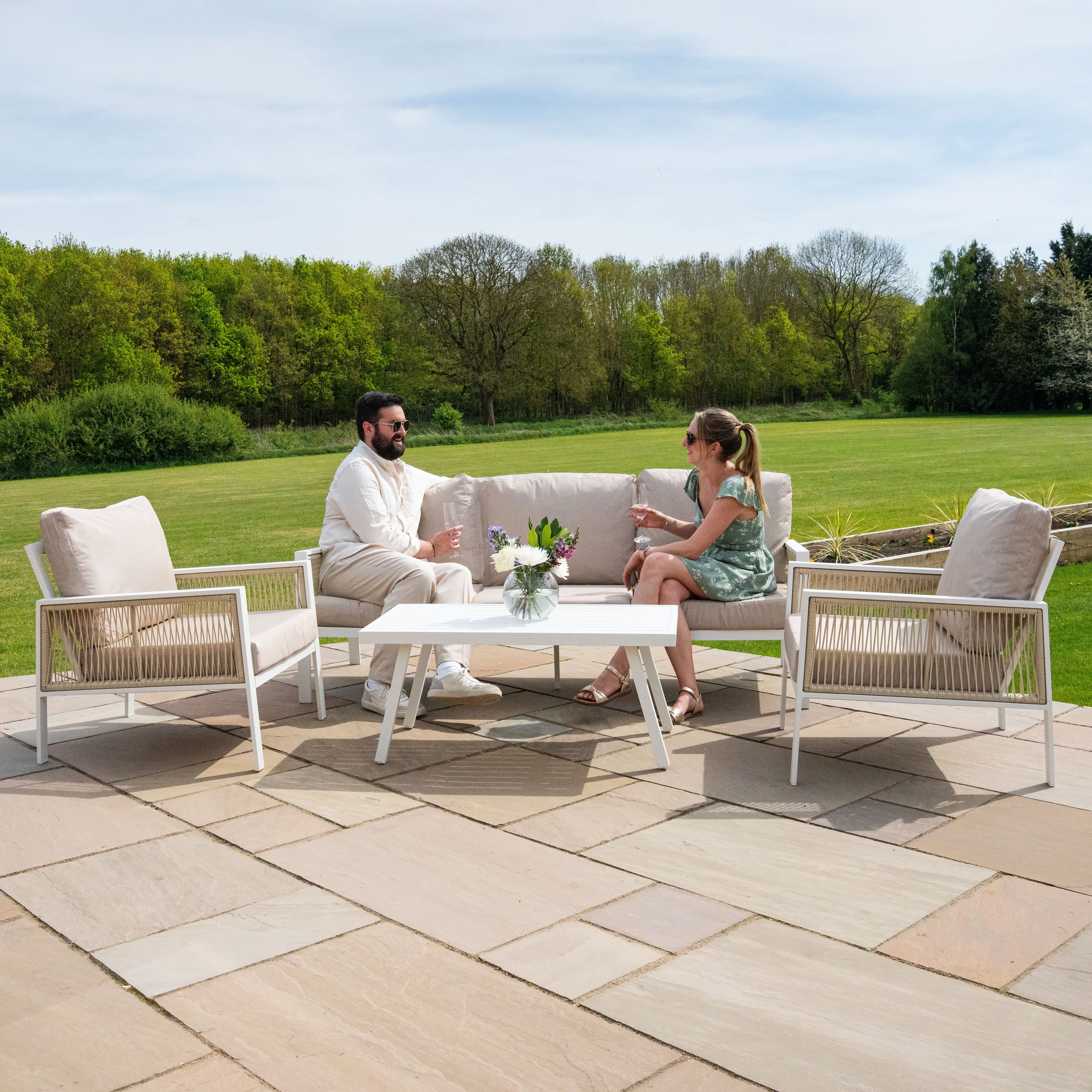 Alumiininen 4-osainen sohvaryhmä - valkoinen