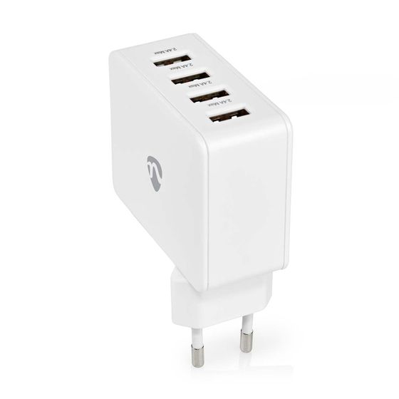 24 W USB-seinälaturi neljällä USB-A portilla pikalataukseen