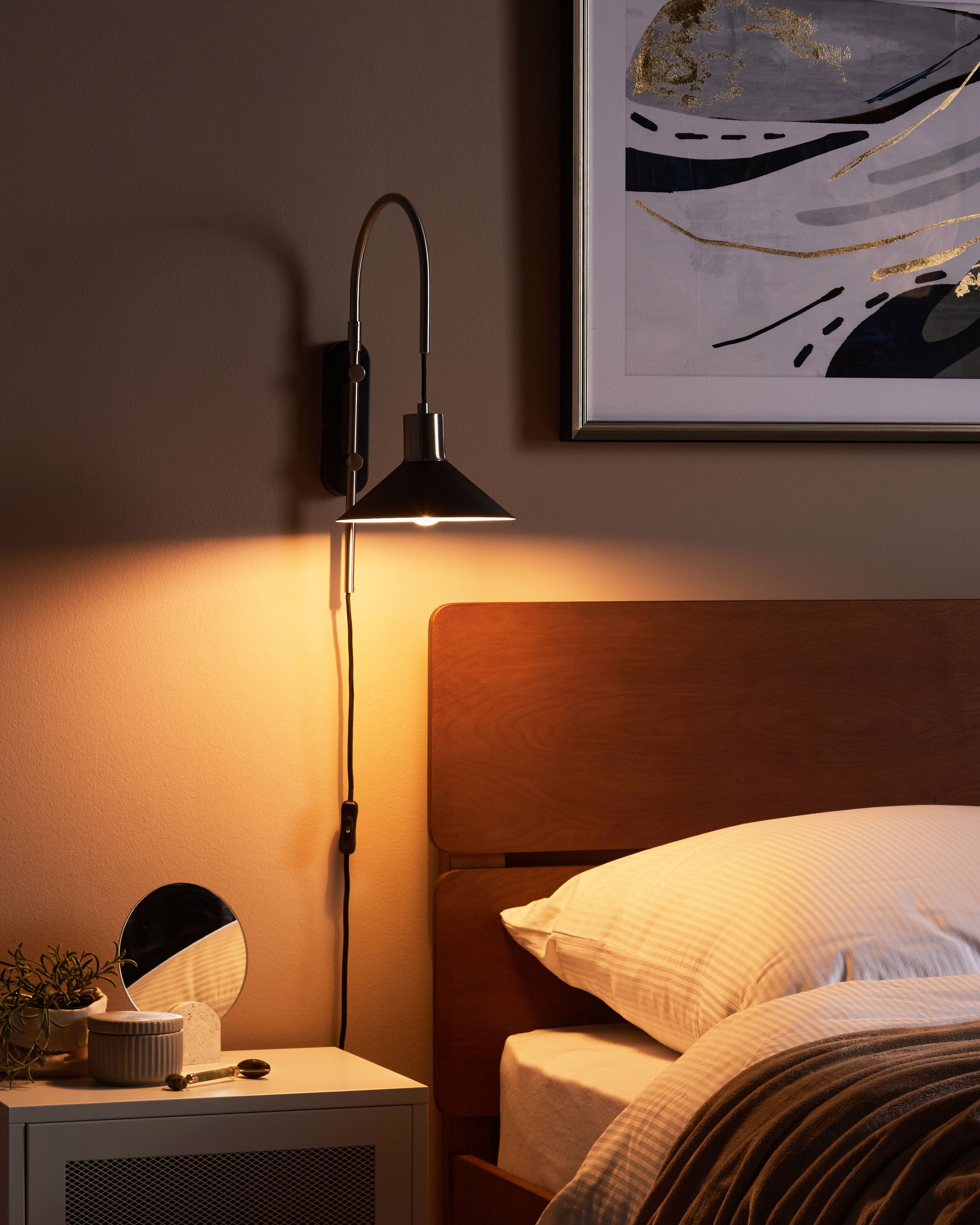 Seinävalaisin SISSA säädettävä metalli Musta