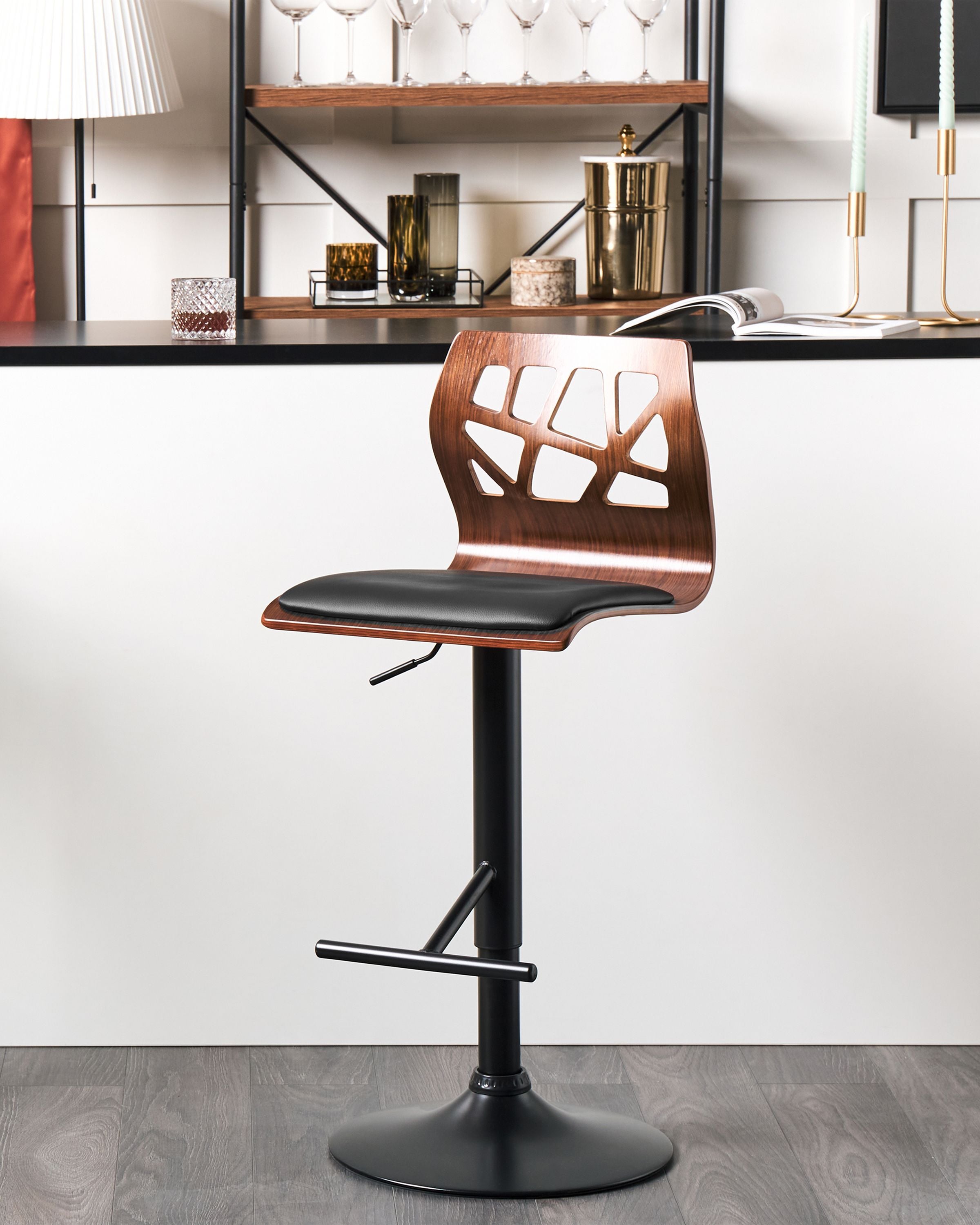 Baarituolisetti 2 kpl PETERSBURG keinonahka pyörivä Musta