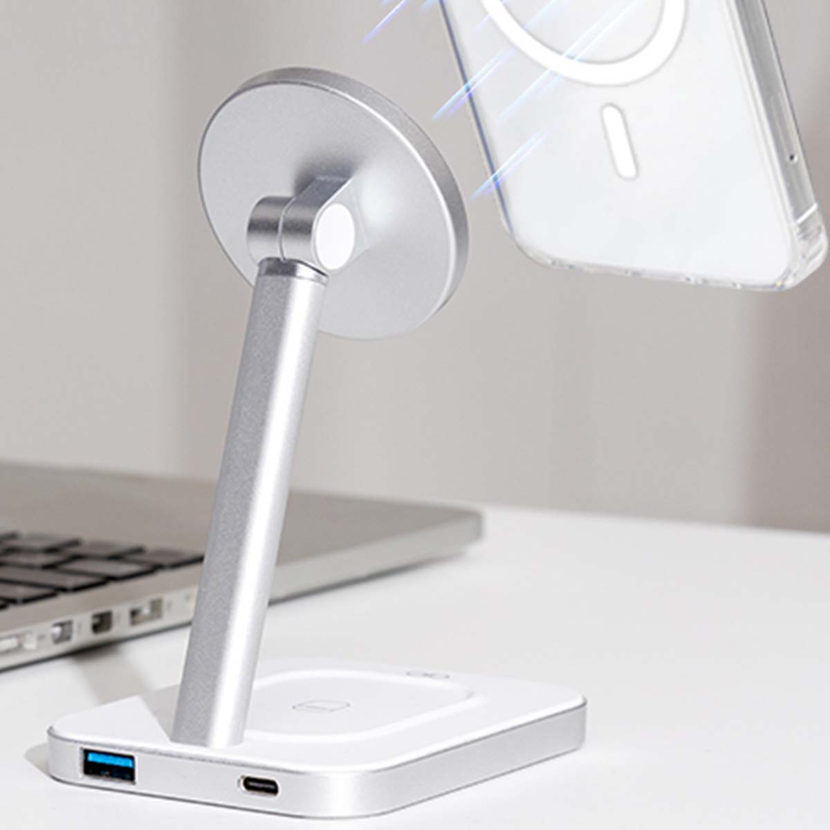 3-in-1 induktiolaturi MagSafe 15W lataustelineellä ja laturilla