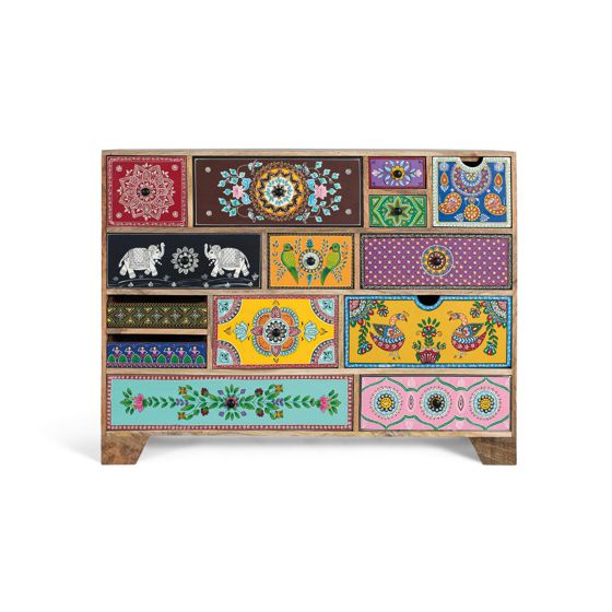 Käsinmaalattu lipasto kukilla, norsuilla ja geometrisilla kuvioilla