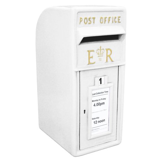 Valkoinen Royal Mail -postilaatikko