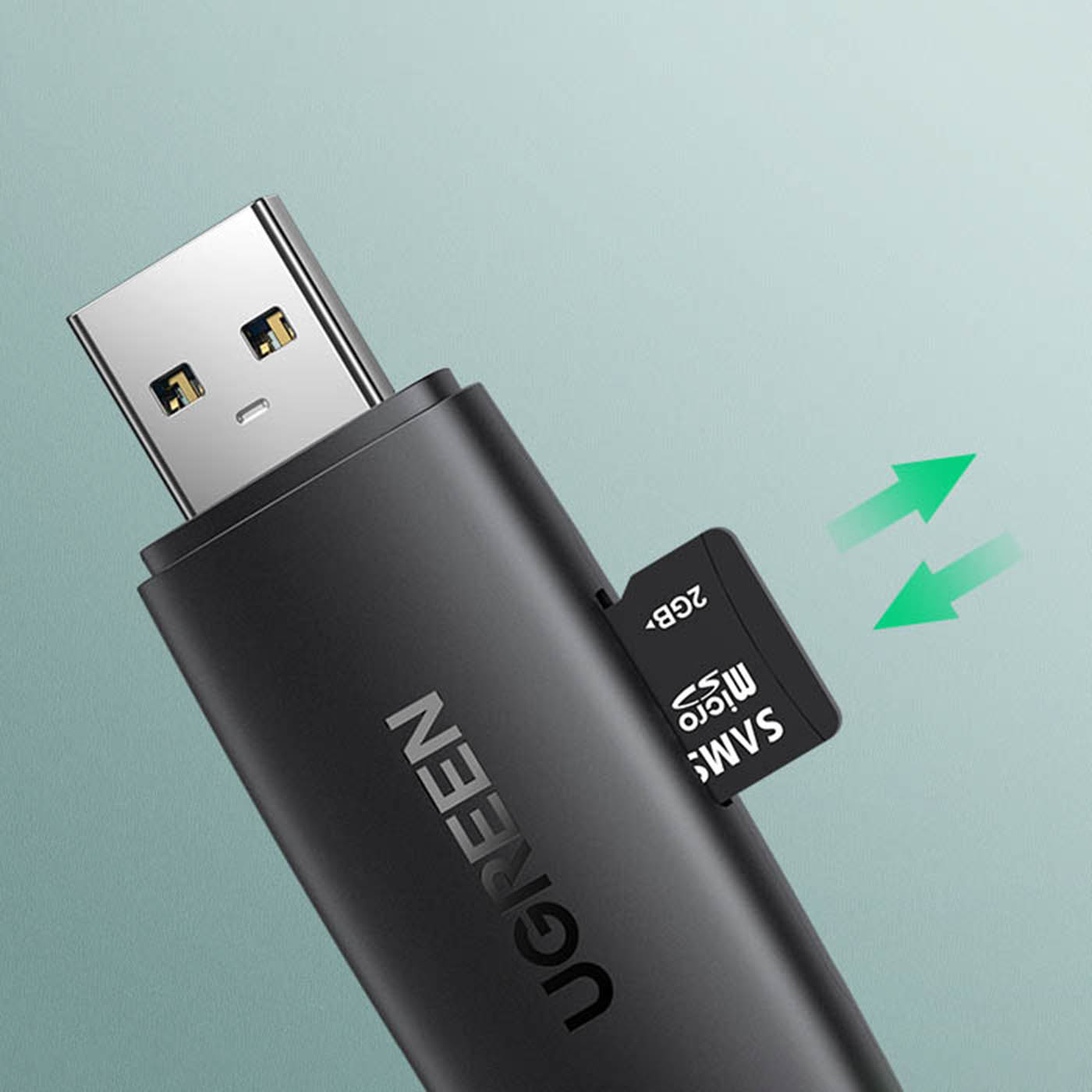 Sovitin 2 liittimellä, USB-A ja USB-C, SD- ja microSD-kortinlukija, musta