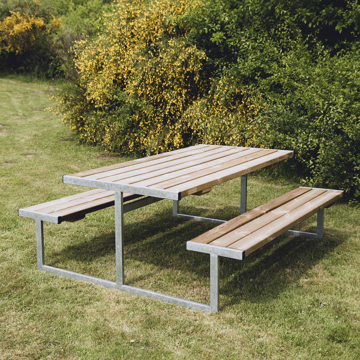 Picnic -pöytäsetti ODIN, painekyllästetty puu ja galvanoitu runko, 180 x 185 cm Hortus