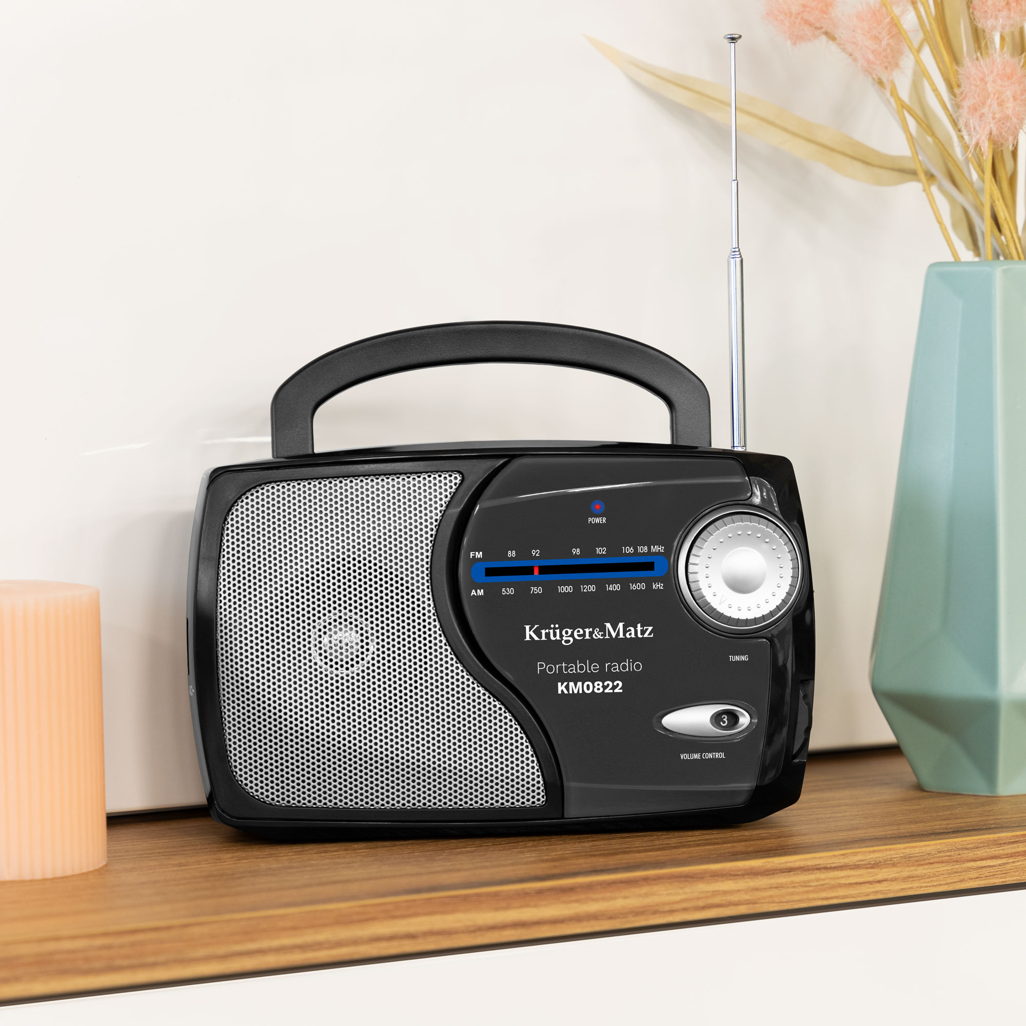 KrugerMatz kannettava FM AM JACK -paristokäyttöinen radio