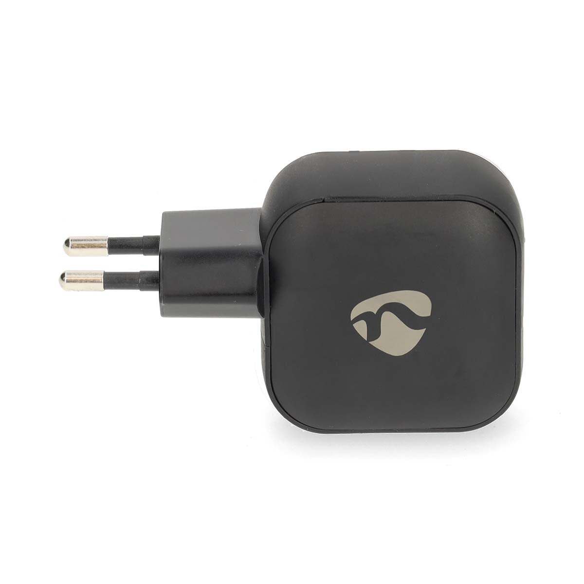 45 W GaN seinälaturi kahdella USB-C portilla pikalataukseen