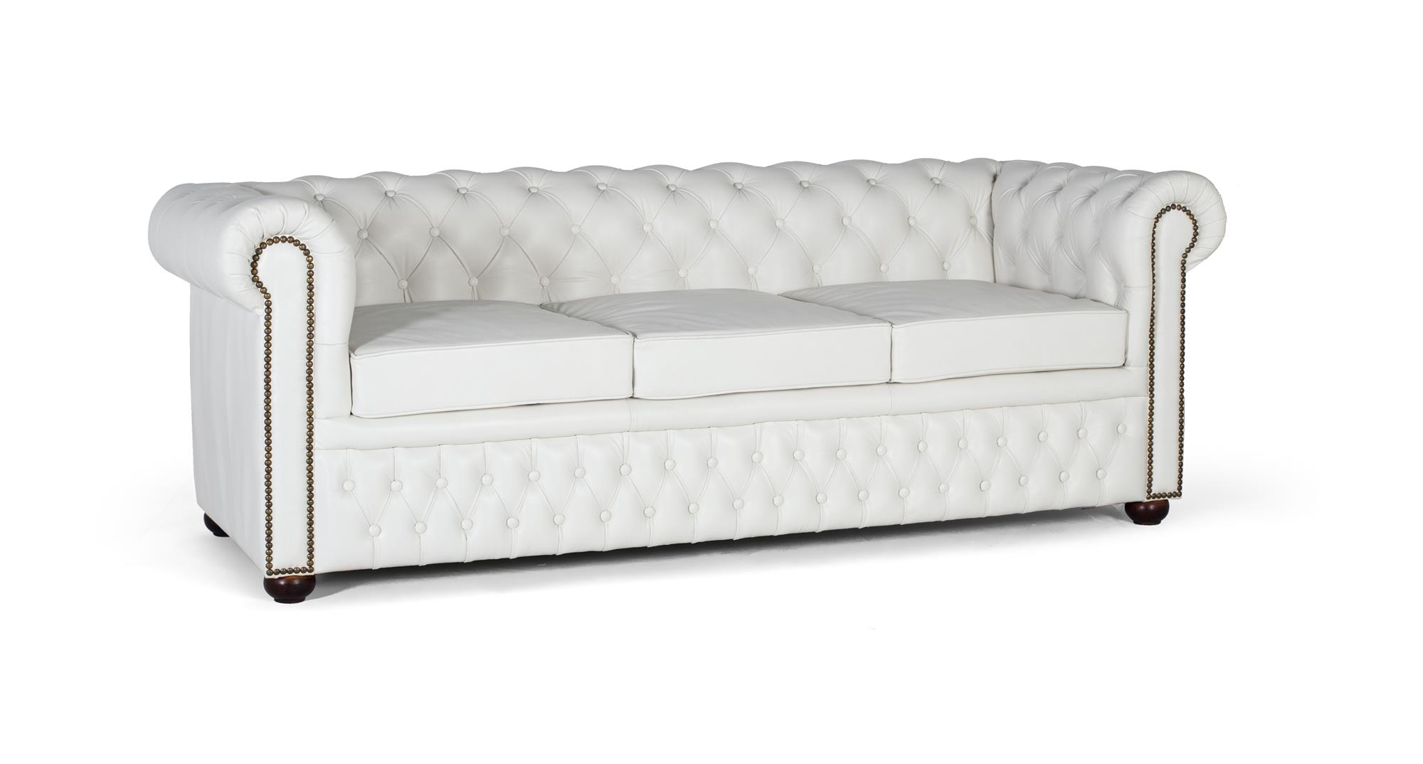 Kolmen istuttava Chesterfield-sohva, verhoiltu valkoisella luonnonnahalla