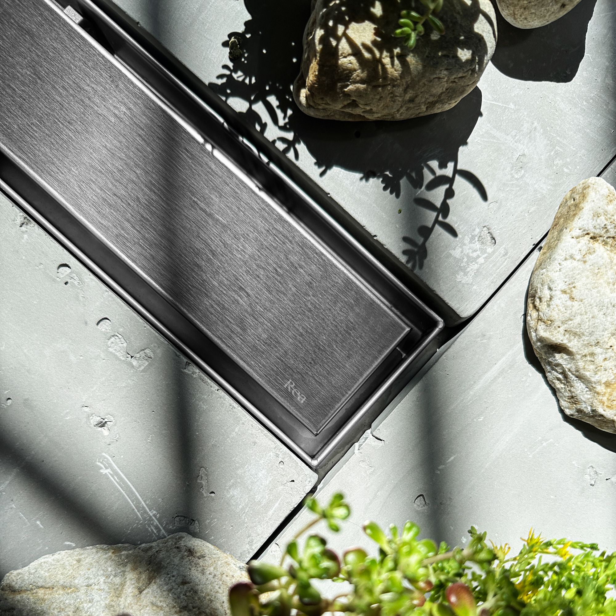 REA Linjalattiakaivo NEOX PRO harjattu teräs, 104X11X6,5CM