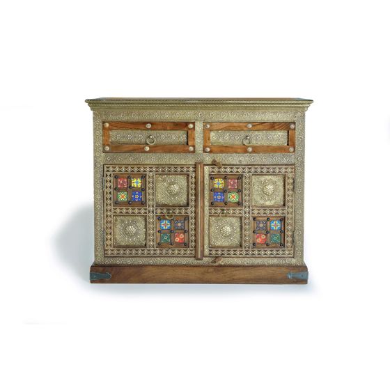 Akasiapuusta, keraamisesta ja pronssista valmistettu lipasto