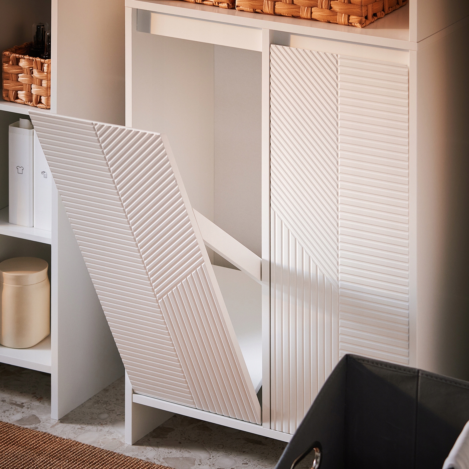 SoBuy korkea pyykkikaappi pesukorilla BZR155-W - ekologinen valkoinen