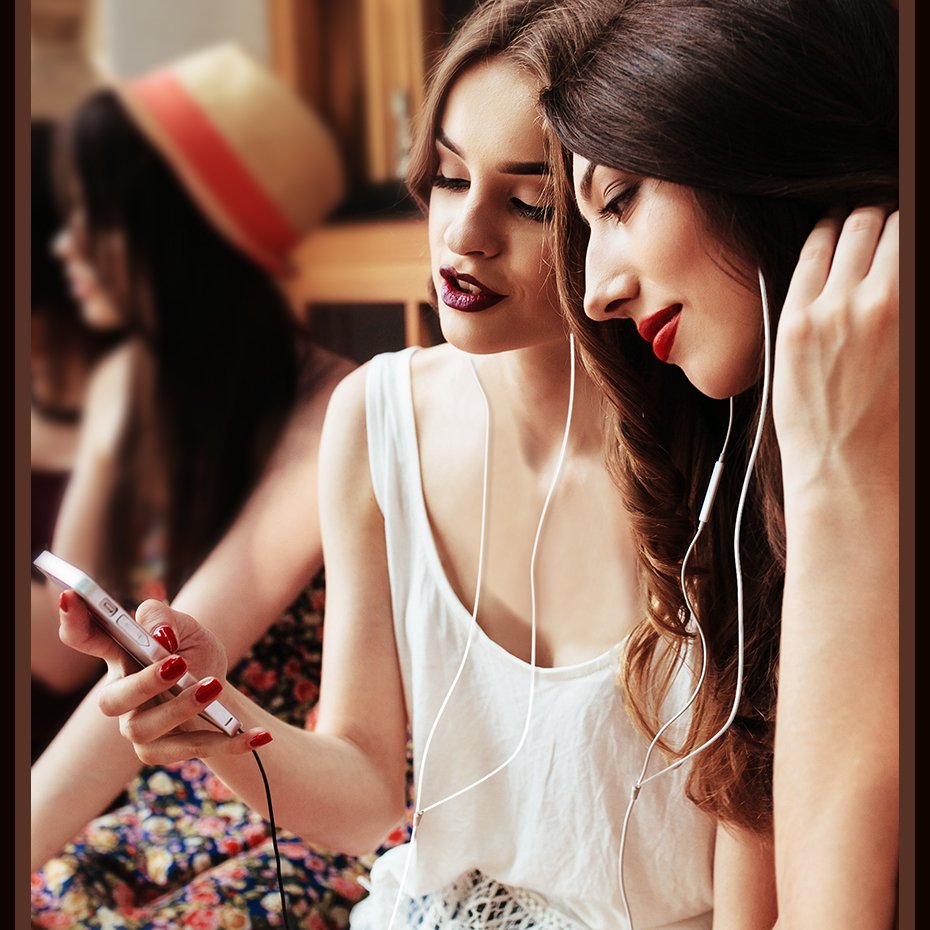 Kuulokekaapelin jakaja 2x AUX 3,5 mm miniliitin 25 cm musta