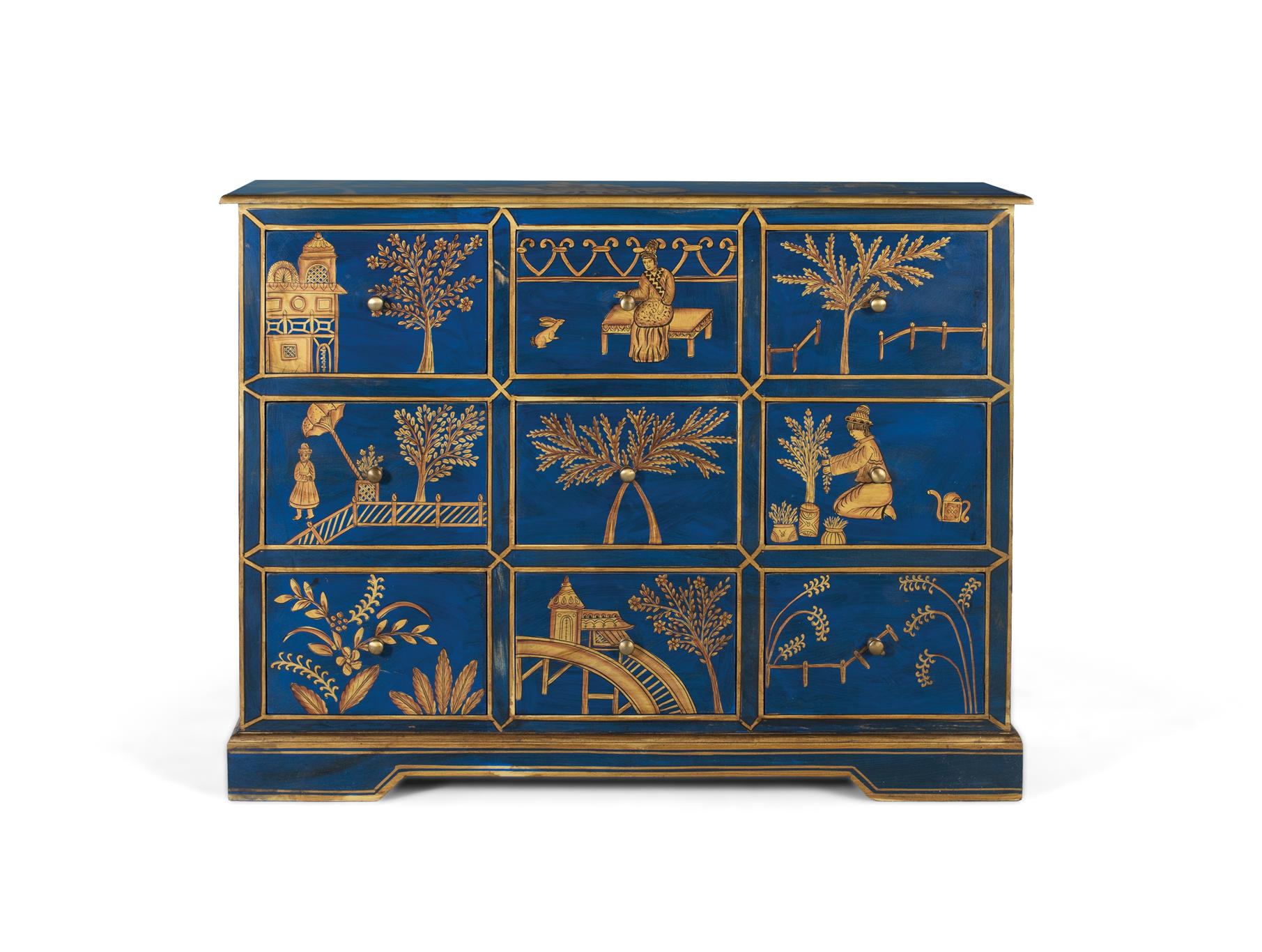 Senkki, jossa 9 käsinmaalattua laatikkoa ja kultaisia yksityiskohtia