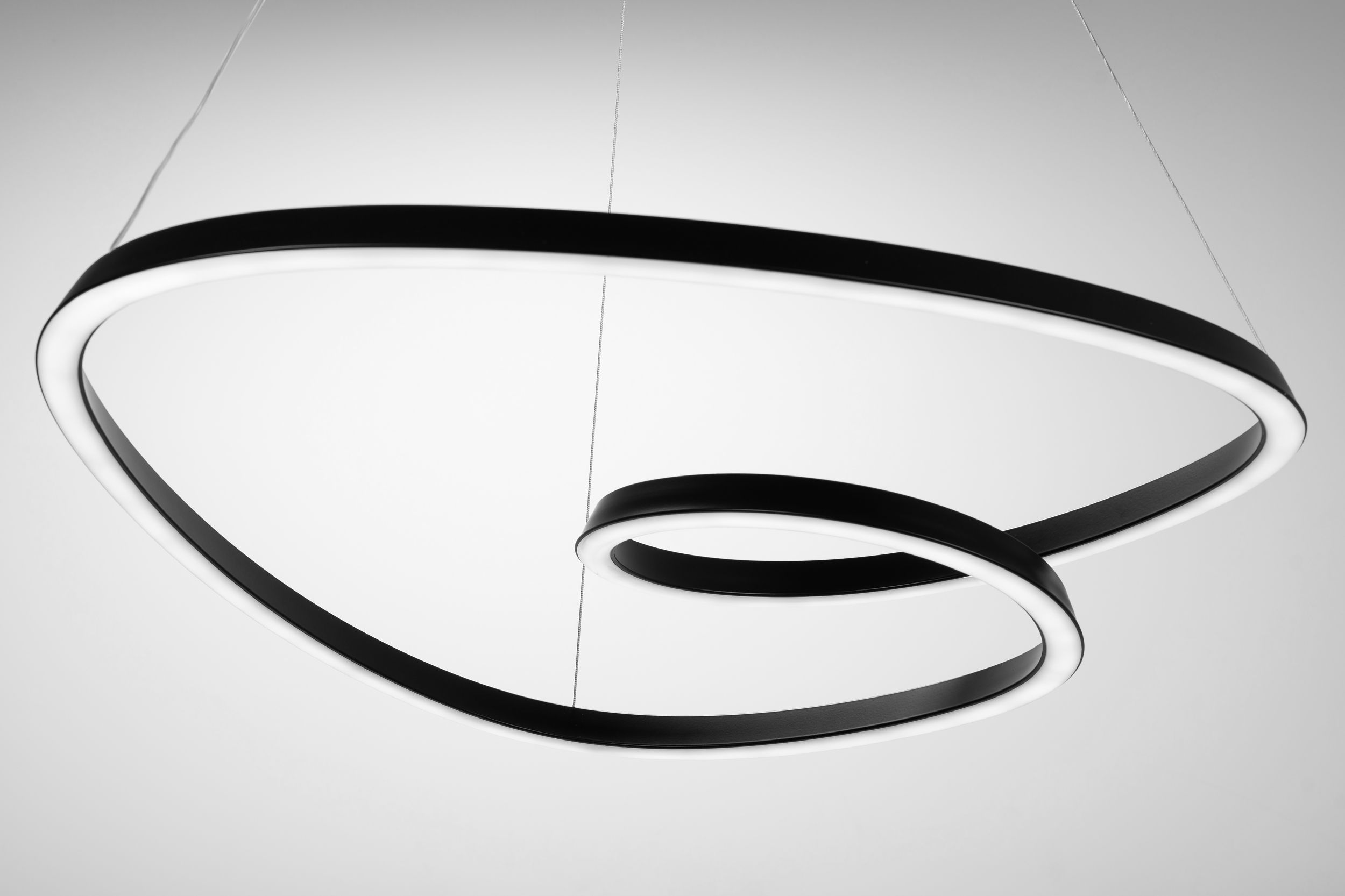 TOOLIGHT riippuva kattovalaisin LED APP796-CP LOOP musta, 63x61,5x75cm