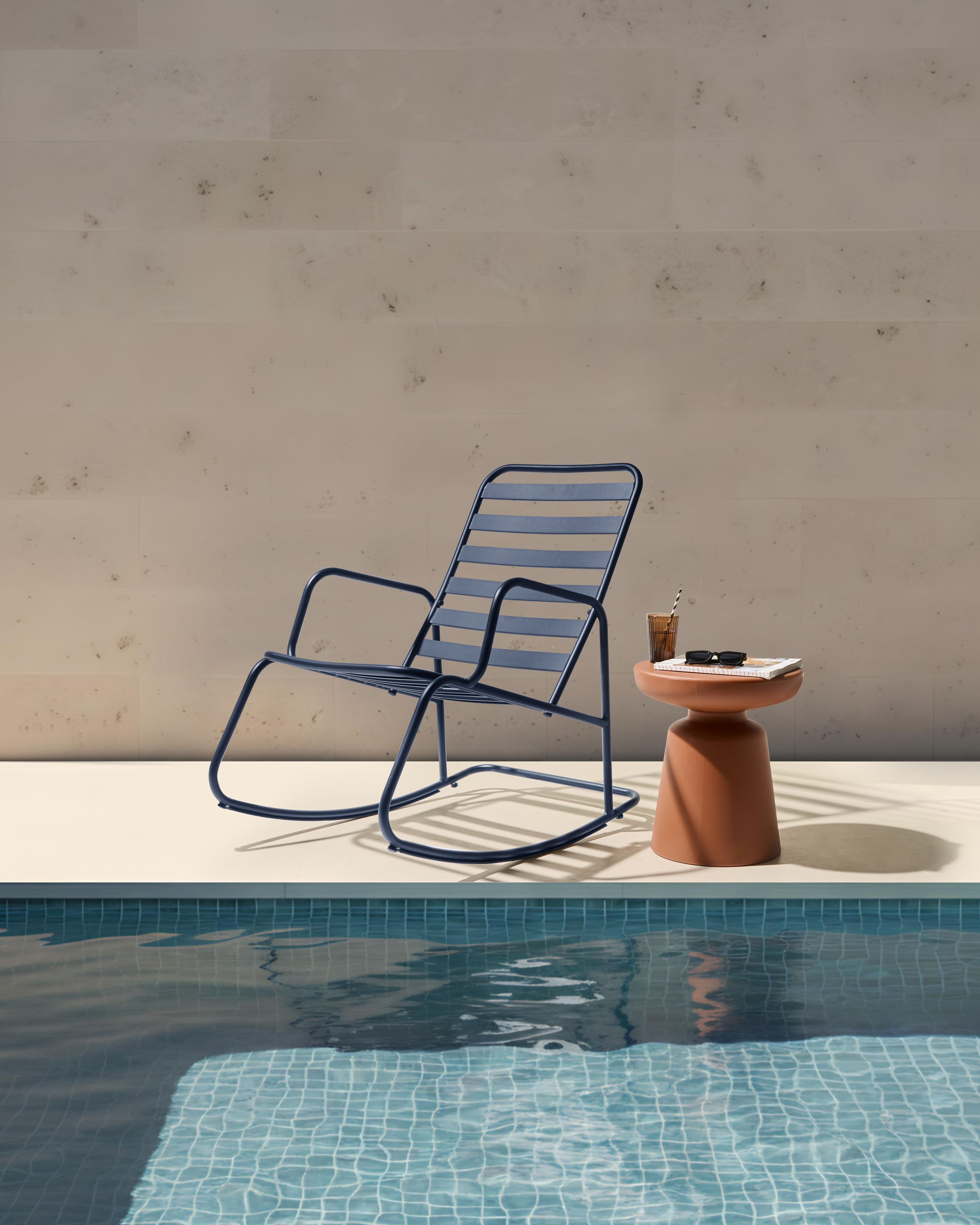 Ulkokeinutuoli TURI metalli Musta