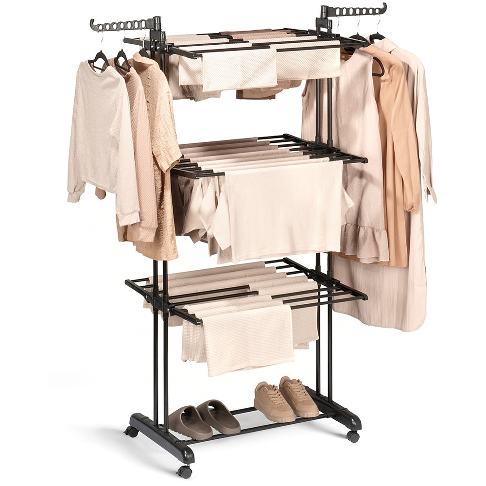 Musta metallinen pystysuora pyykkiteline pyörillä 125x170 cm