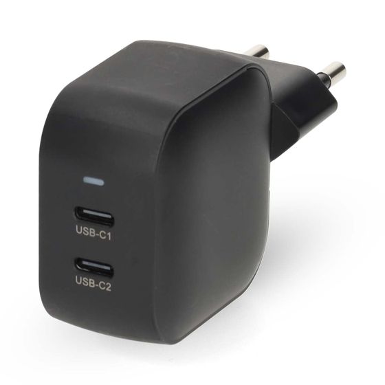 35 W GaN seinälaturi kahdella USB-C portilla pikalataukseen