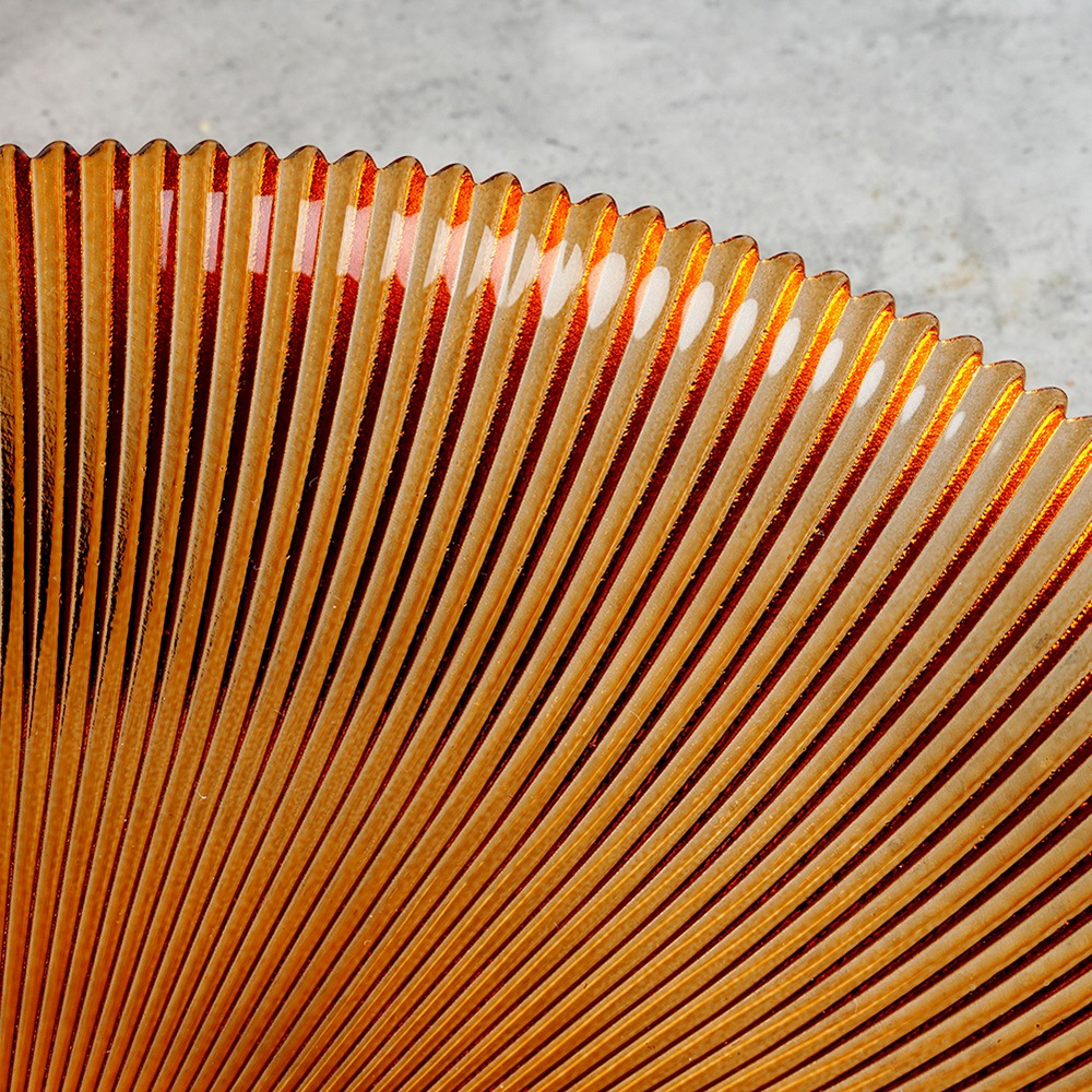 Meripihkanvärinen lasinen jälkiruokalautanen 21 cm