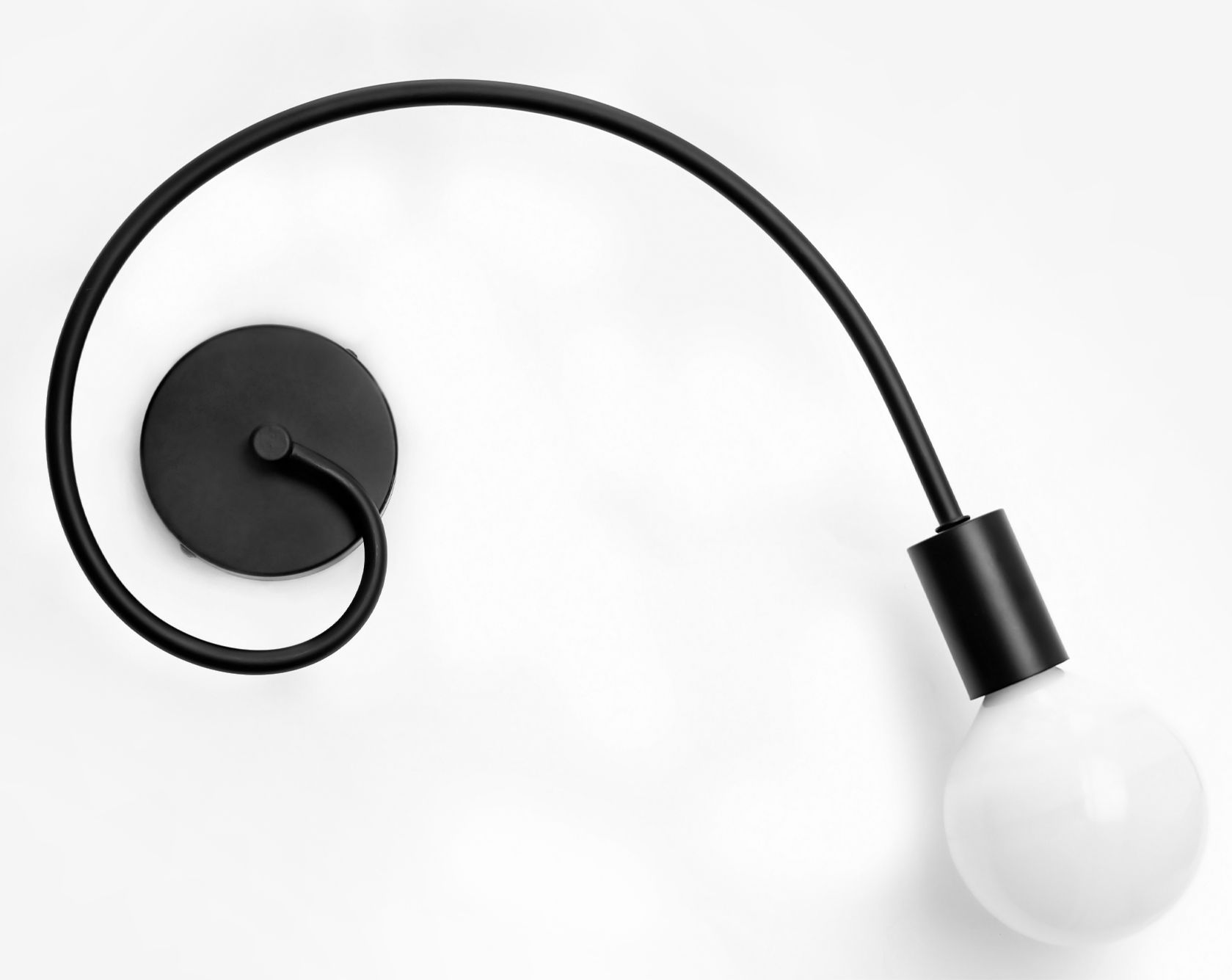 TOOLIGHT seinävalaisin APP743-1W musta, 38x23x38cm